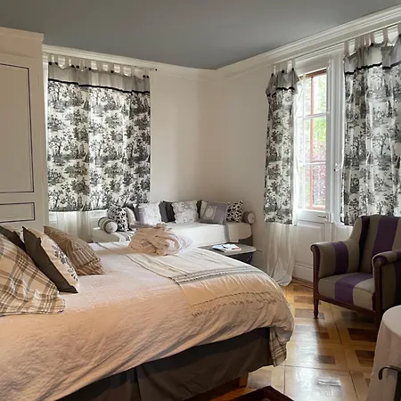 Le D'ouchy Bed & Breakfast 3*